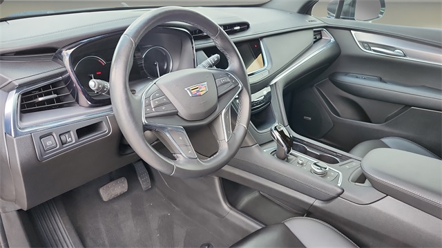 Vehicle image 16 of 42