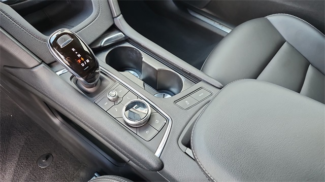 Vehicle image 21 of 42