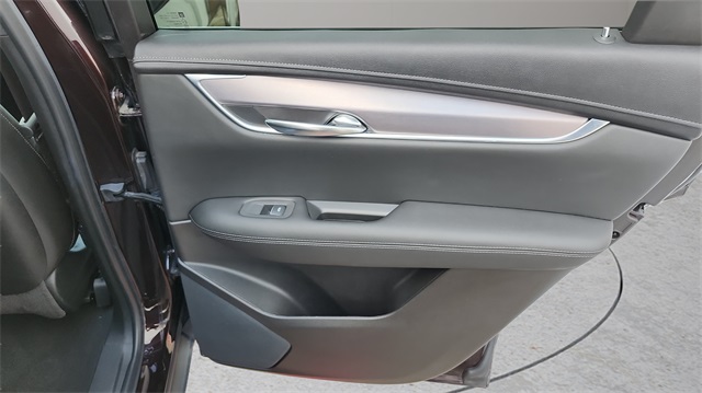Vehicle image 24 of 42