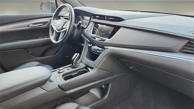 Vehicle image 14 of 42