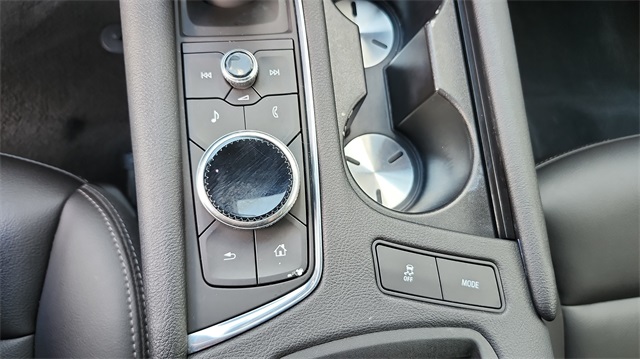 Vehicle image 22 of 42