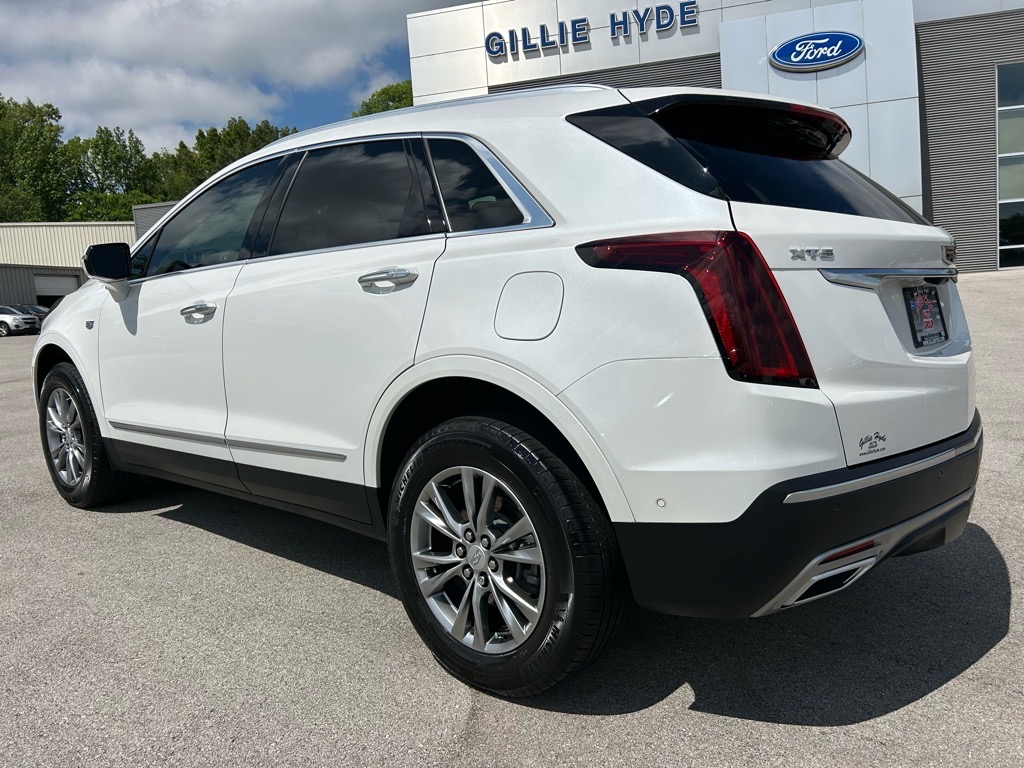 Vehicle image 10 of 62
