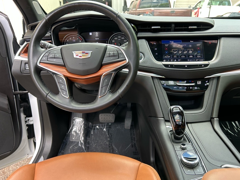 Vehicle image 44 of 62