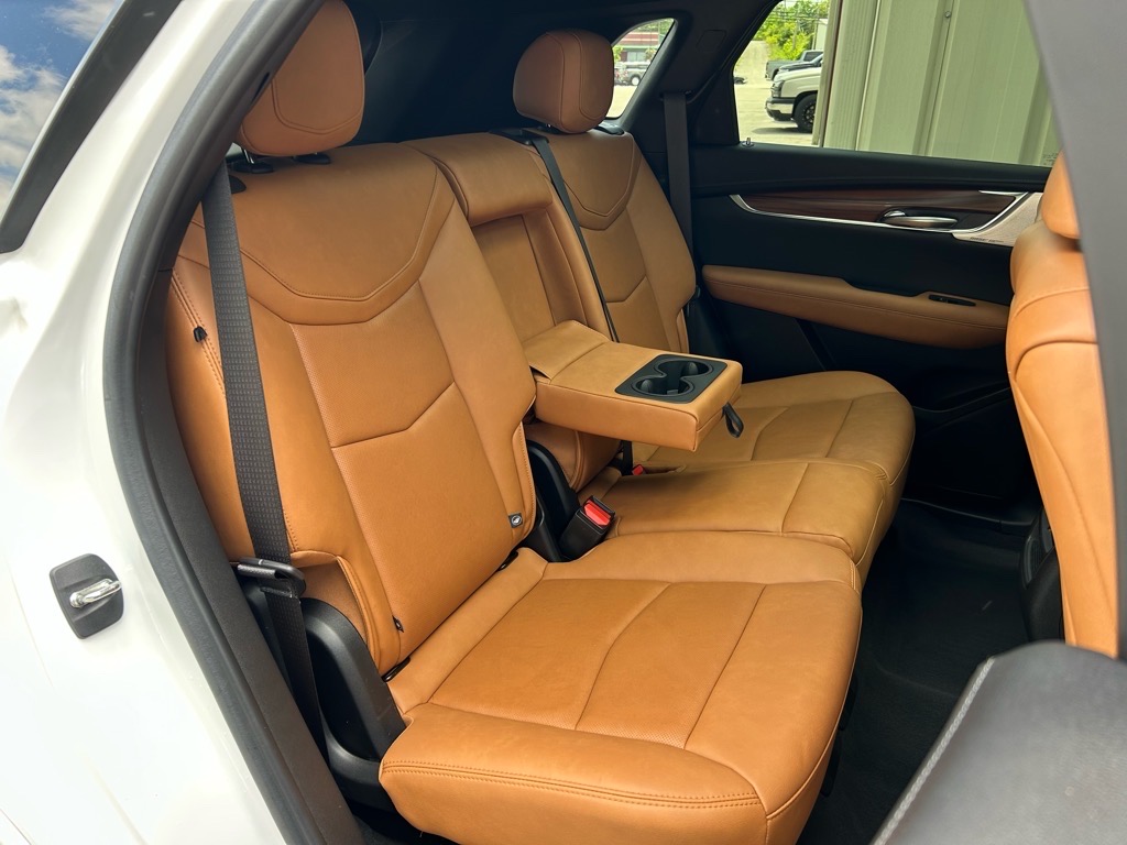 Vehicle image 56 of 62