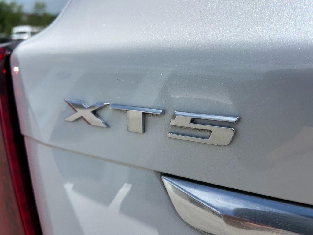 Vehicle image 15 of 62