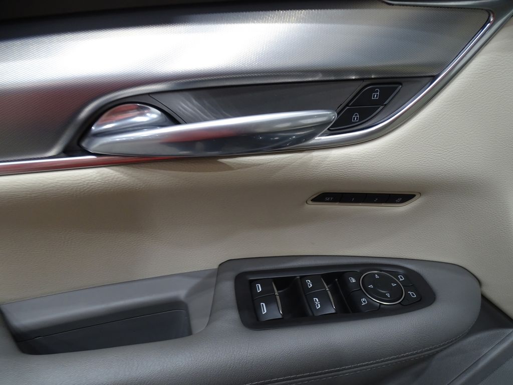 Vehicle image 13 of 38
