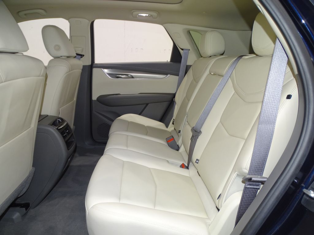 Vehicle image 9 of 38