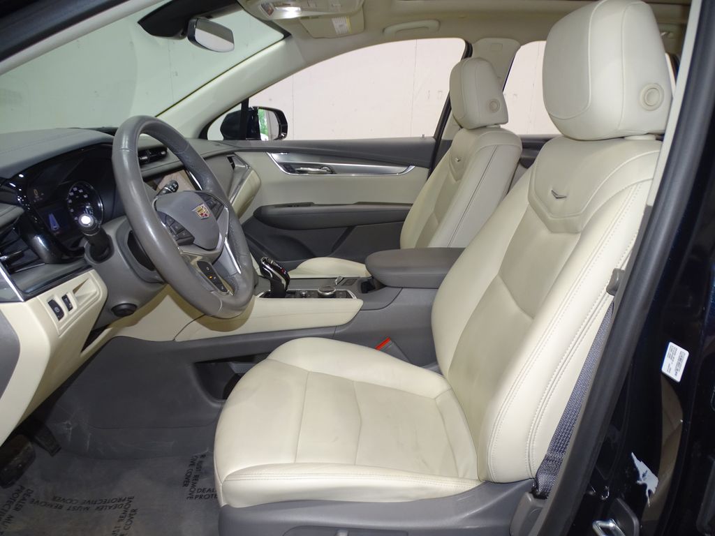 Vehicle image 8 of 38