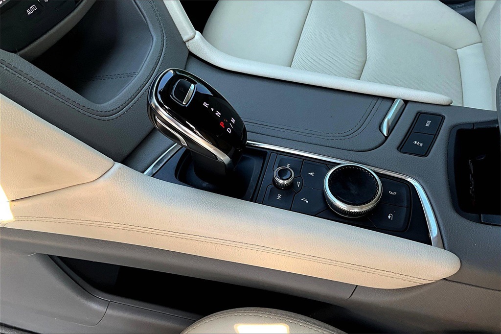 Vehicle image 19 of 30