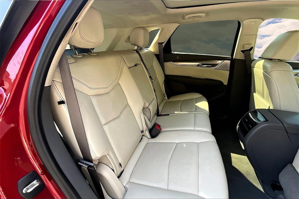 Vehicle image 8 of 30