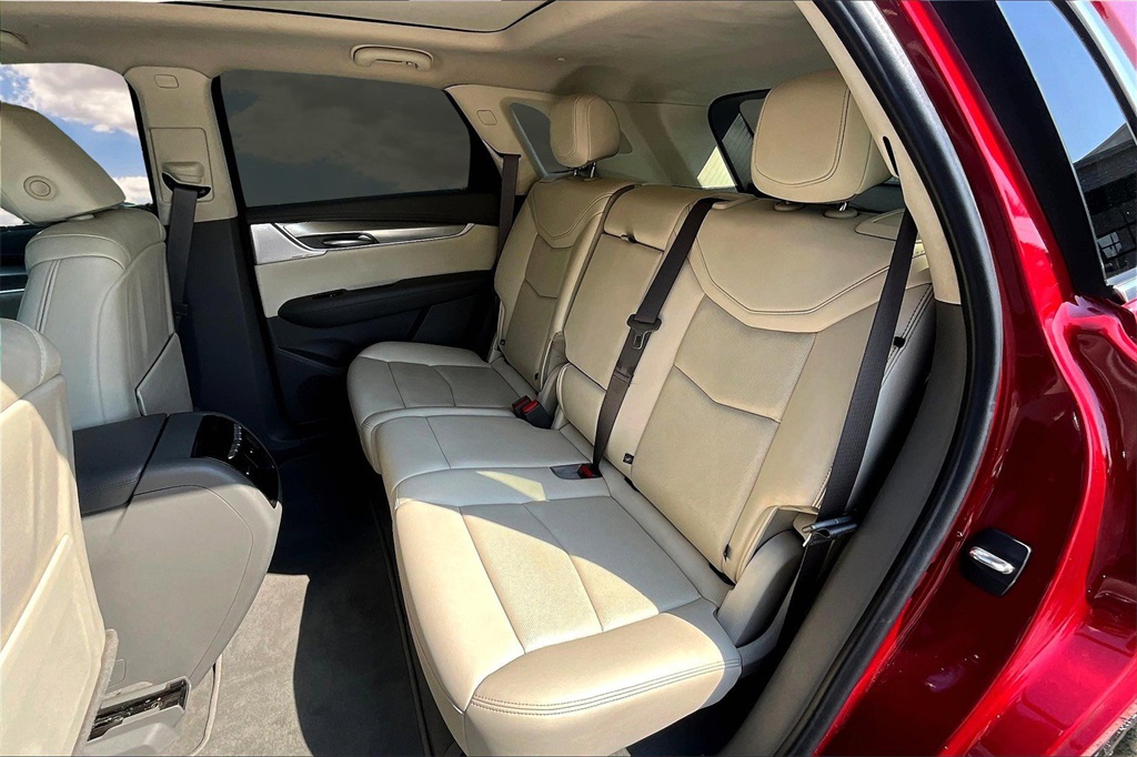 Vehicle image 10 of 30