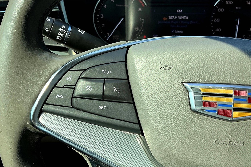 Vehicle image 27 of 30