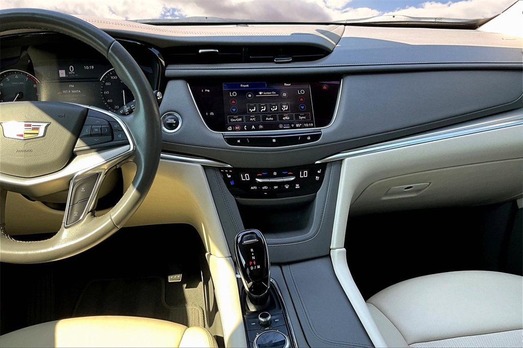 Vehicle image 15 of 30