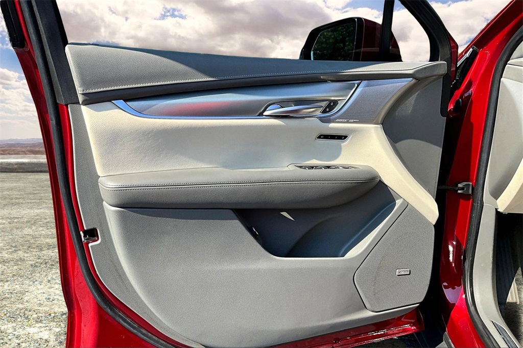 Vehicle image 21 of 30