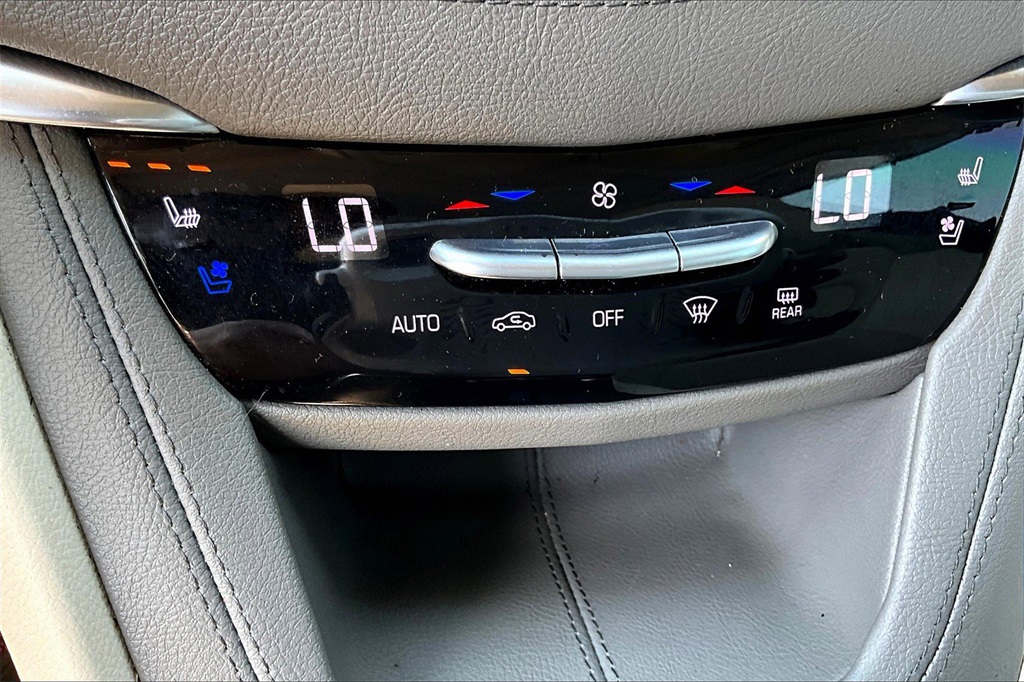 Vehicle image 25 of 30