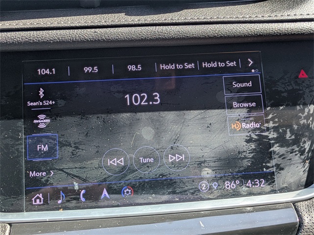 Vehicle image 22 of 32