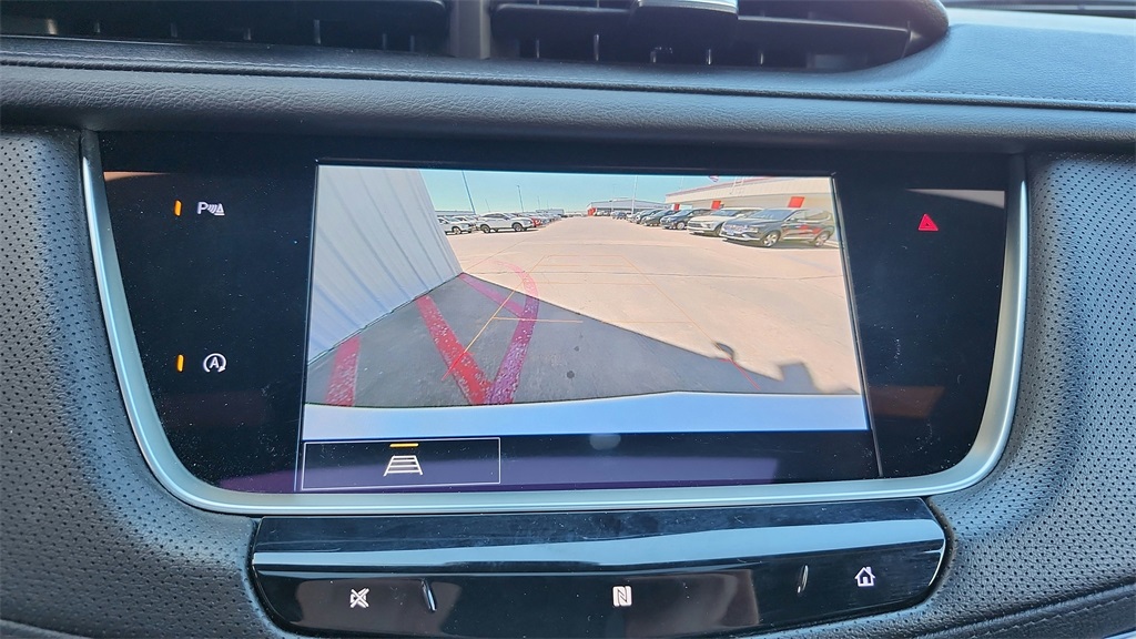 Vehicle image 21 of 44