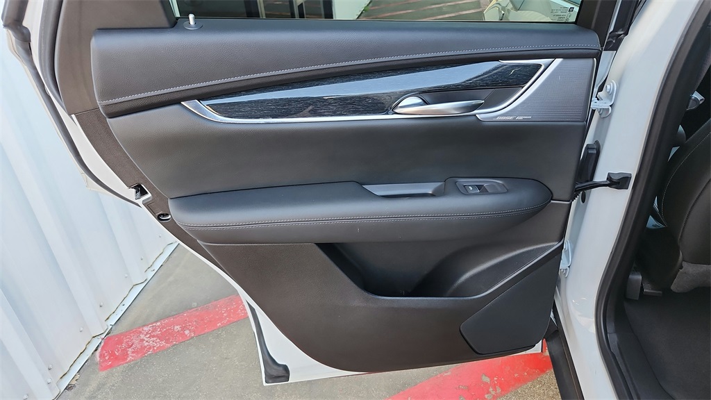 Vehicle image 24 of 44