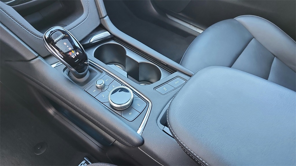Vehicle image 22 of 44