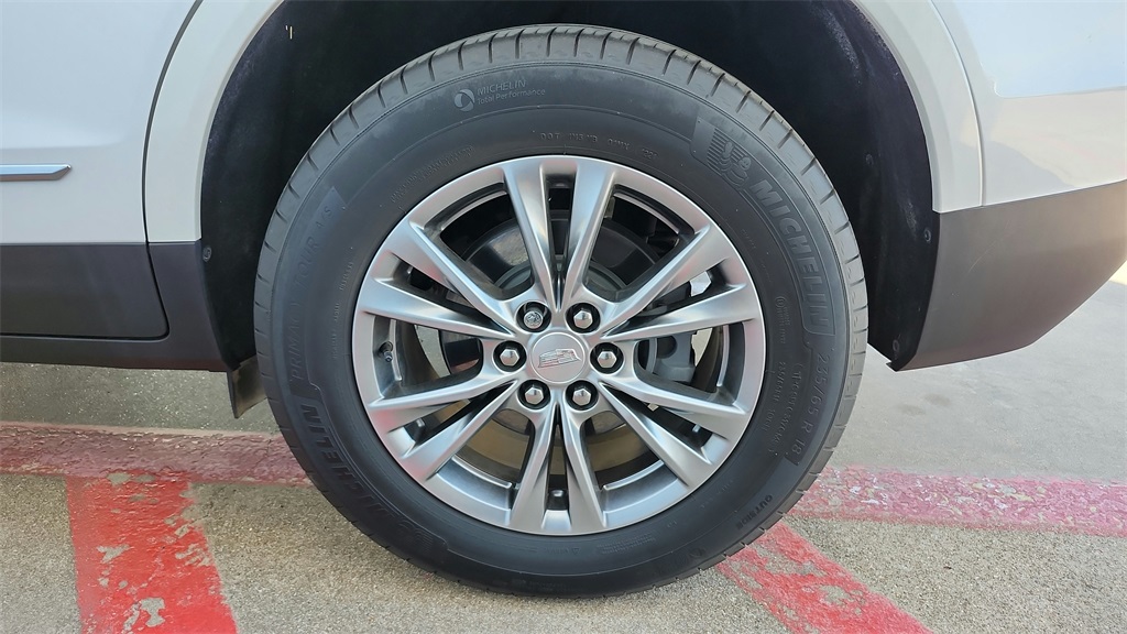 Vehicle image 9 of 44