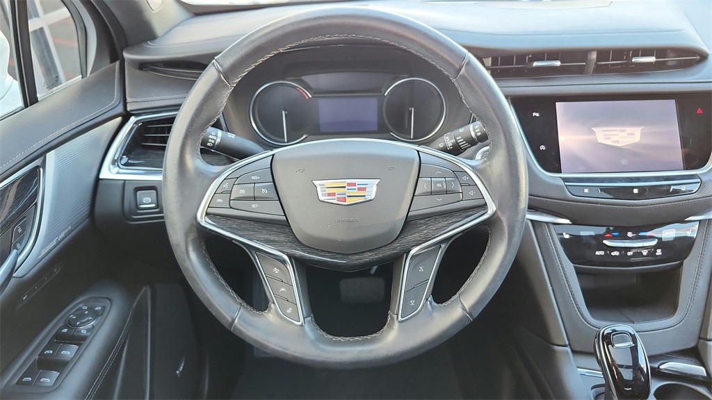 Vehicle image 18 of 44