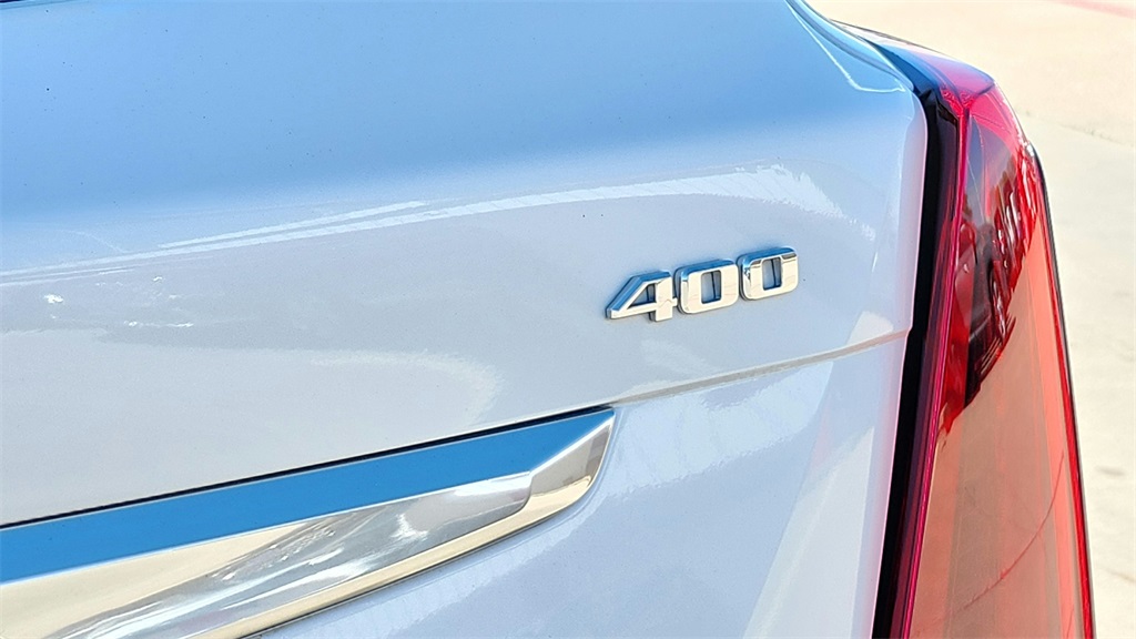 Vehicle image 29 of 44