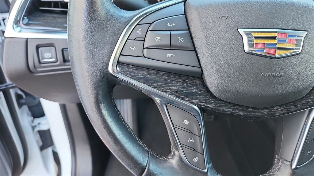 Vehicle image 39 of 44