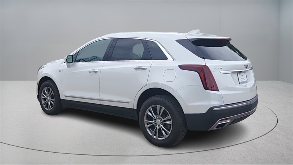 Vehicle image 7 of 44