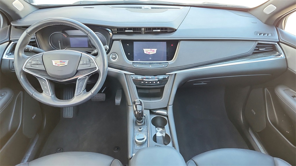 Vehicle image 15 of 44