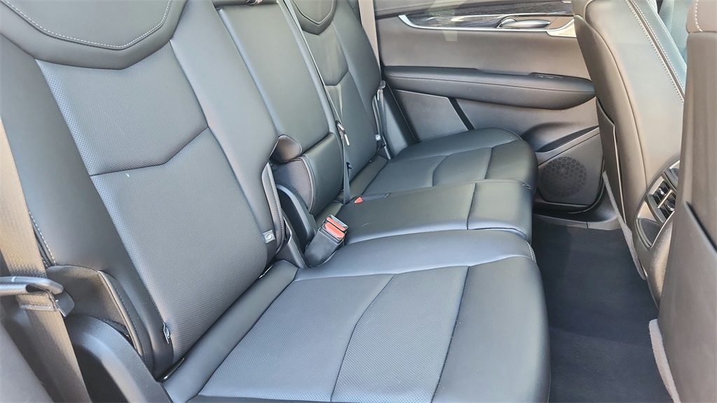 Vehicle image 12 of 44