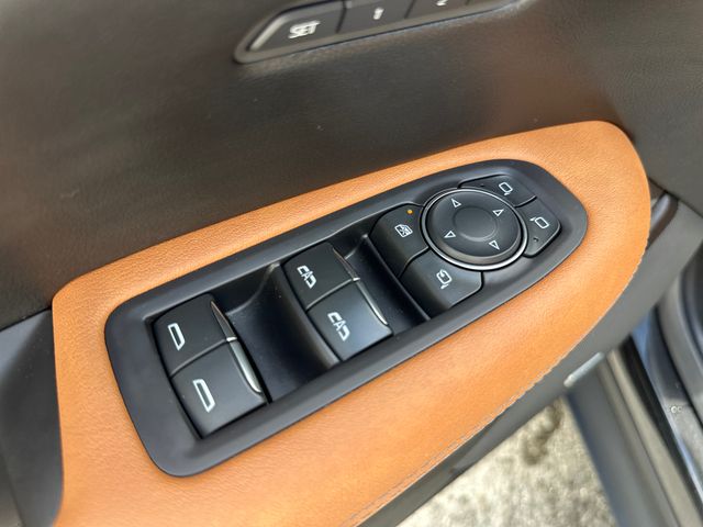 Vehicle image 20 of 31