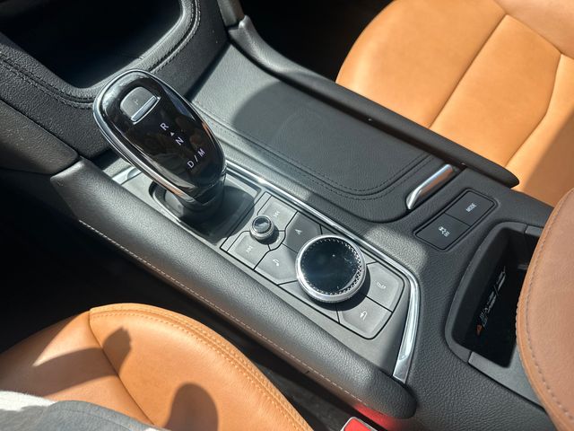 Vehicle image 27 of 31