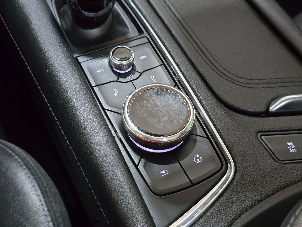 Vehicle image 16 of 33