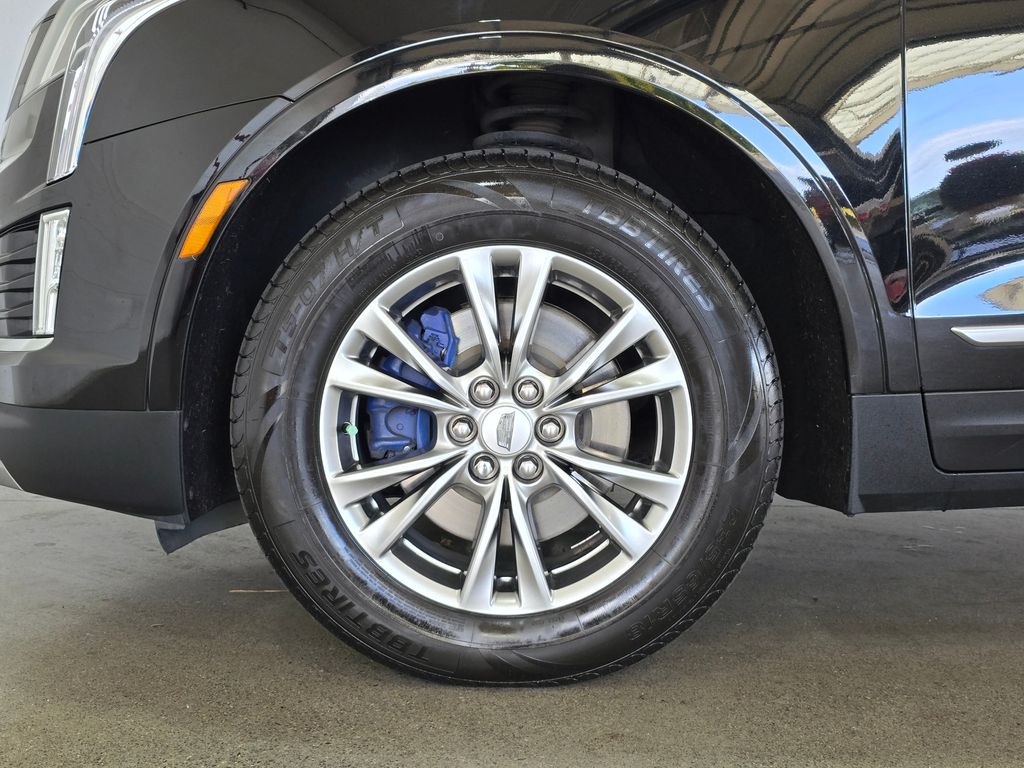 Vehicle image 8 of 33