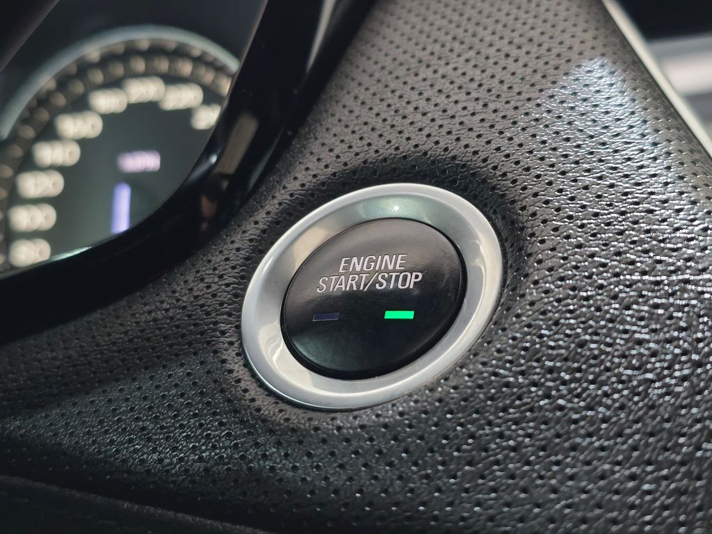 Vehicle image 18 of 33
