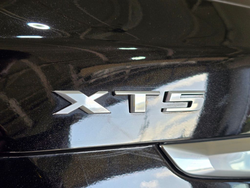Vehicle image 27 of 33