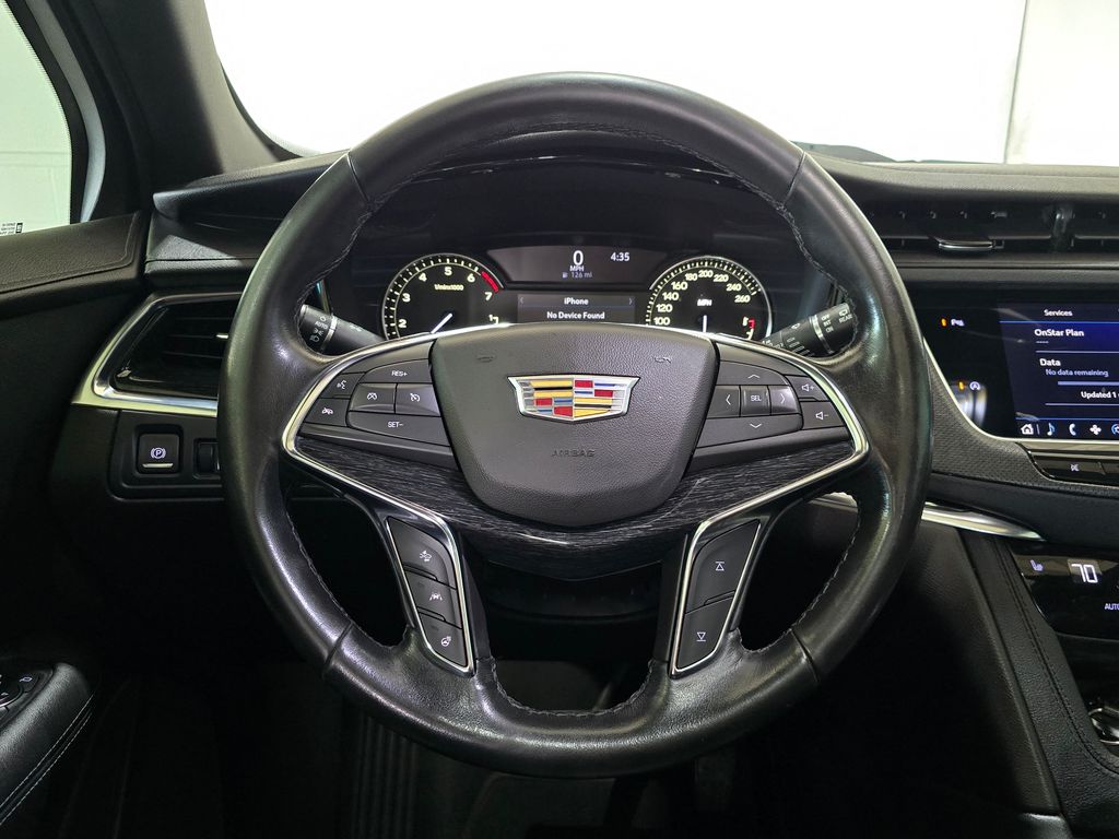 Vehicle image 10 of 33
