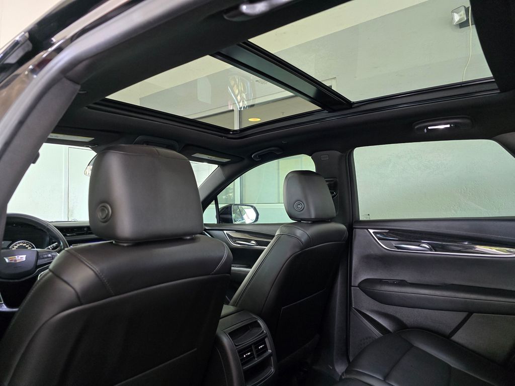 Vehicle image 26 of 33