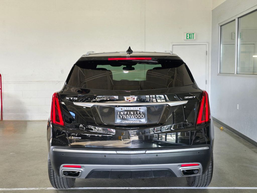 Vehicle image 7 of 33