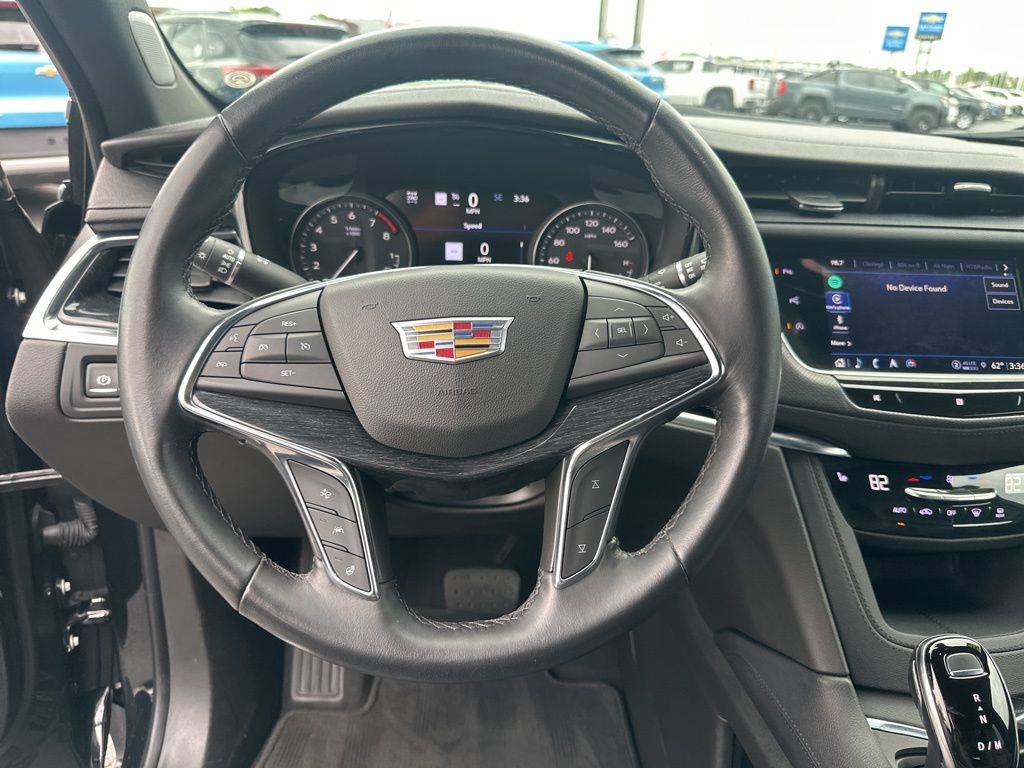 Vehicle image 27 of 34