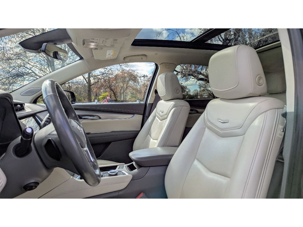 Vehicle image 15 of 31
