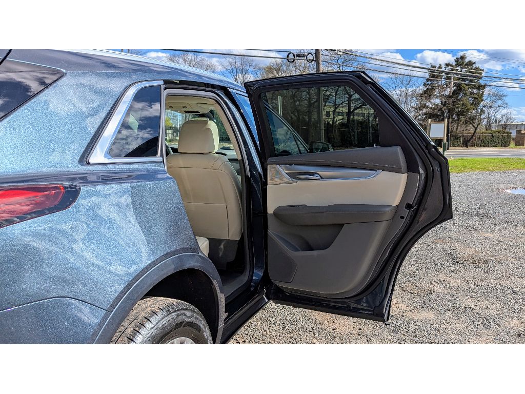 Vehicle image 12 of 31