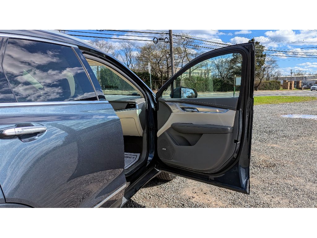 Vehicle image 11 of 31