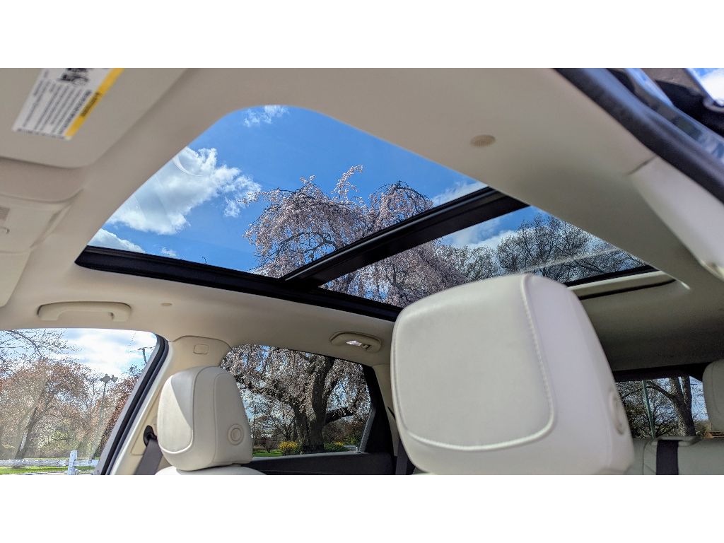 Vehicle image 17 of 31