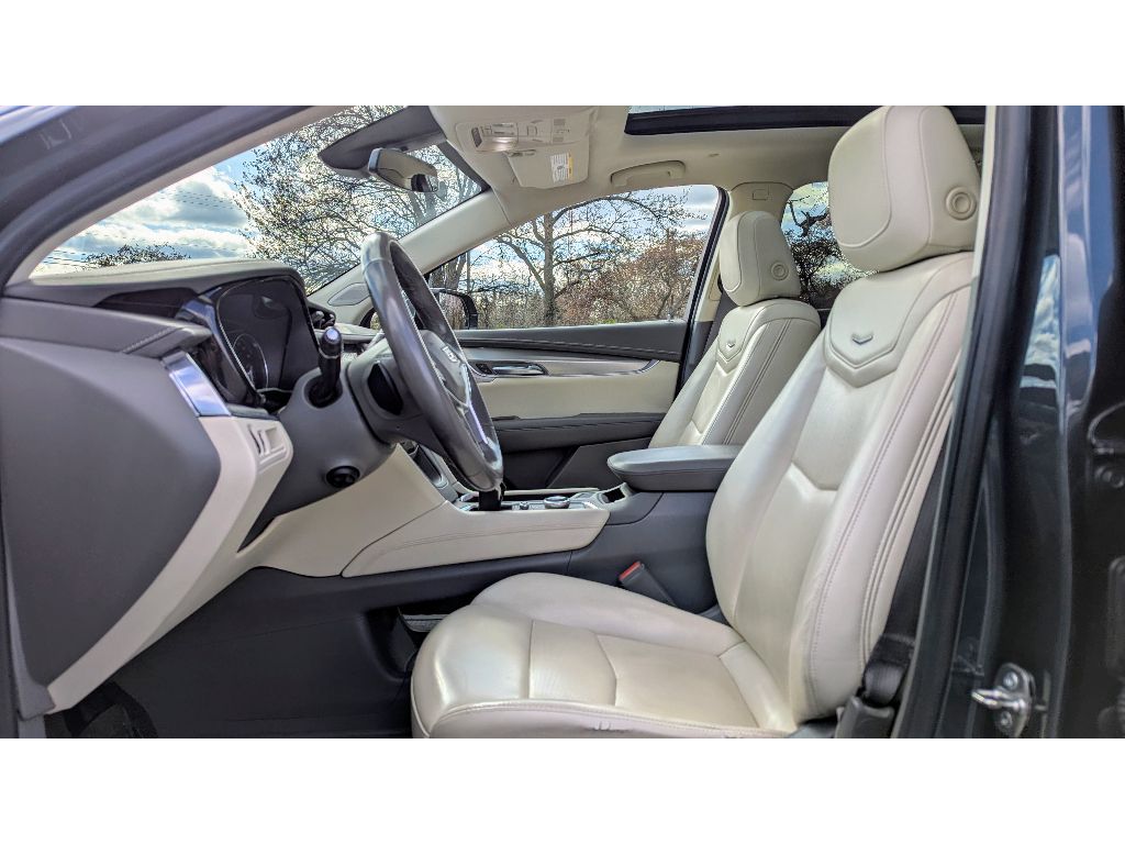 Vehicle image 14 of 31