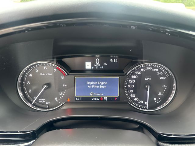 Vehicle image 21 of 32