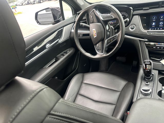 Vehicle image 17 of 32