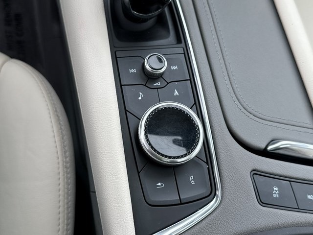 Vehicle image 21 of 39