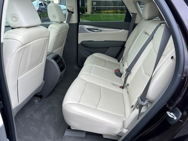 Vehicle image 10 of 39