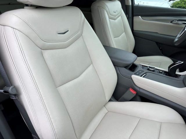 Vehicle image 8 of 39